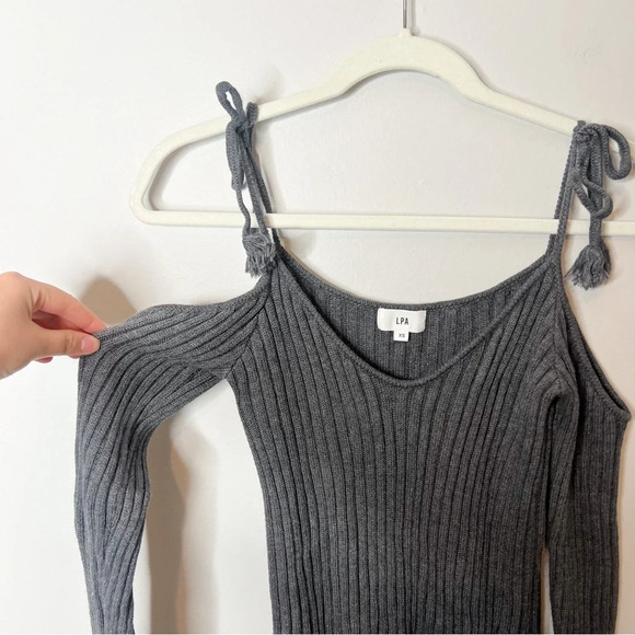 LPA Revolve Tassel Tie Cold Shoulder Ribbed Gray Sweater 223 - Picture 3 of 9